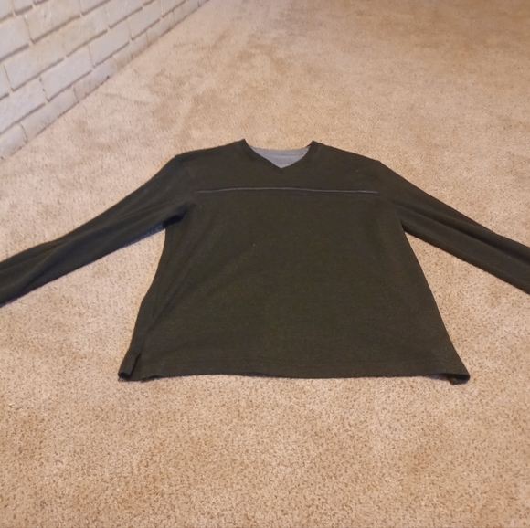 grayish black sweater - Picture 1 of 2